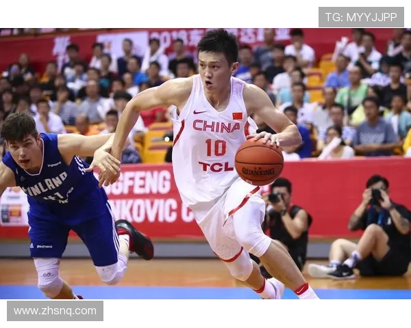 深圳羽毛球队以98分稳居杯赛积分榜首位争夺冠军势头强劲