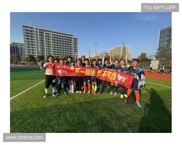 激情燃动绿茵赛场青春挥洒汗水拼搏书写体育竞技新篇章