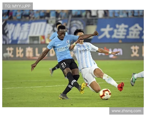 大连队迎战广东富力全力争胜展现球队实力与斗志